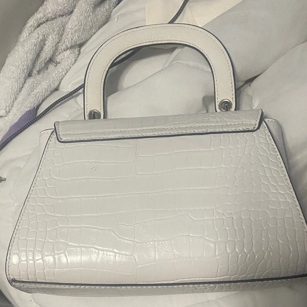 Guess White Croc-Embossed Top-Handle Satchel - Picture 4 of 7